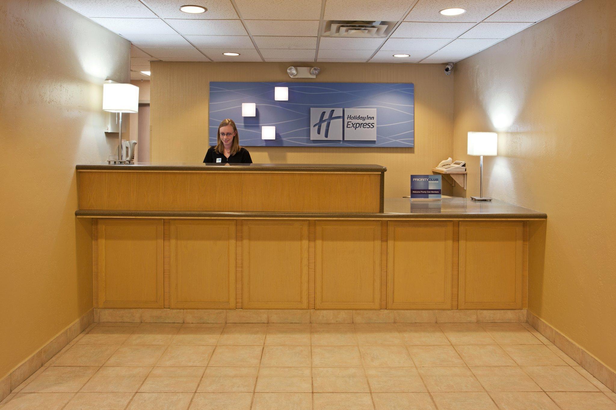 Holiday Inn Express Vermilion By Ihg Bagian luar foto