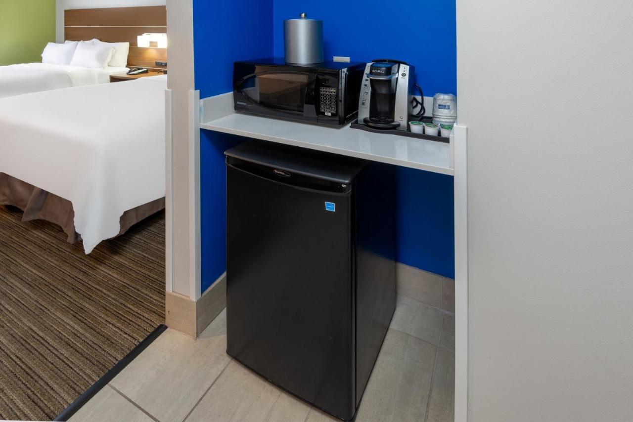 Holiday Inn Express Vermilion By Ihg Bagian luar foto