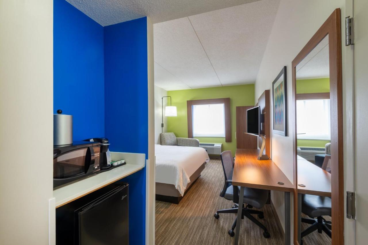 Holiday Inn Express Vermilion By Ihg Bagian luar foto