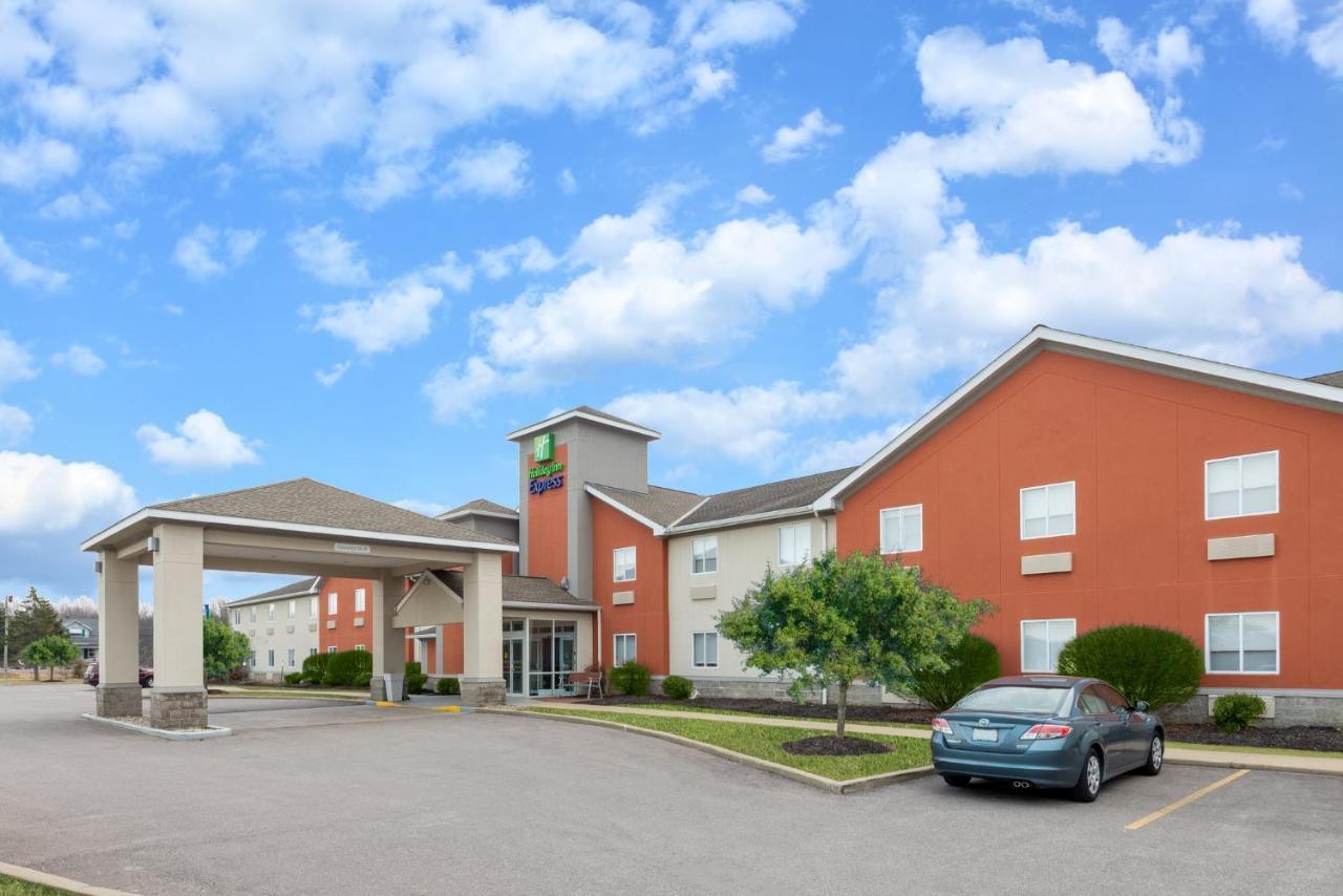 Holiday Inn Express Vermilion By Ihg Bagian luar foto