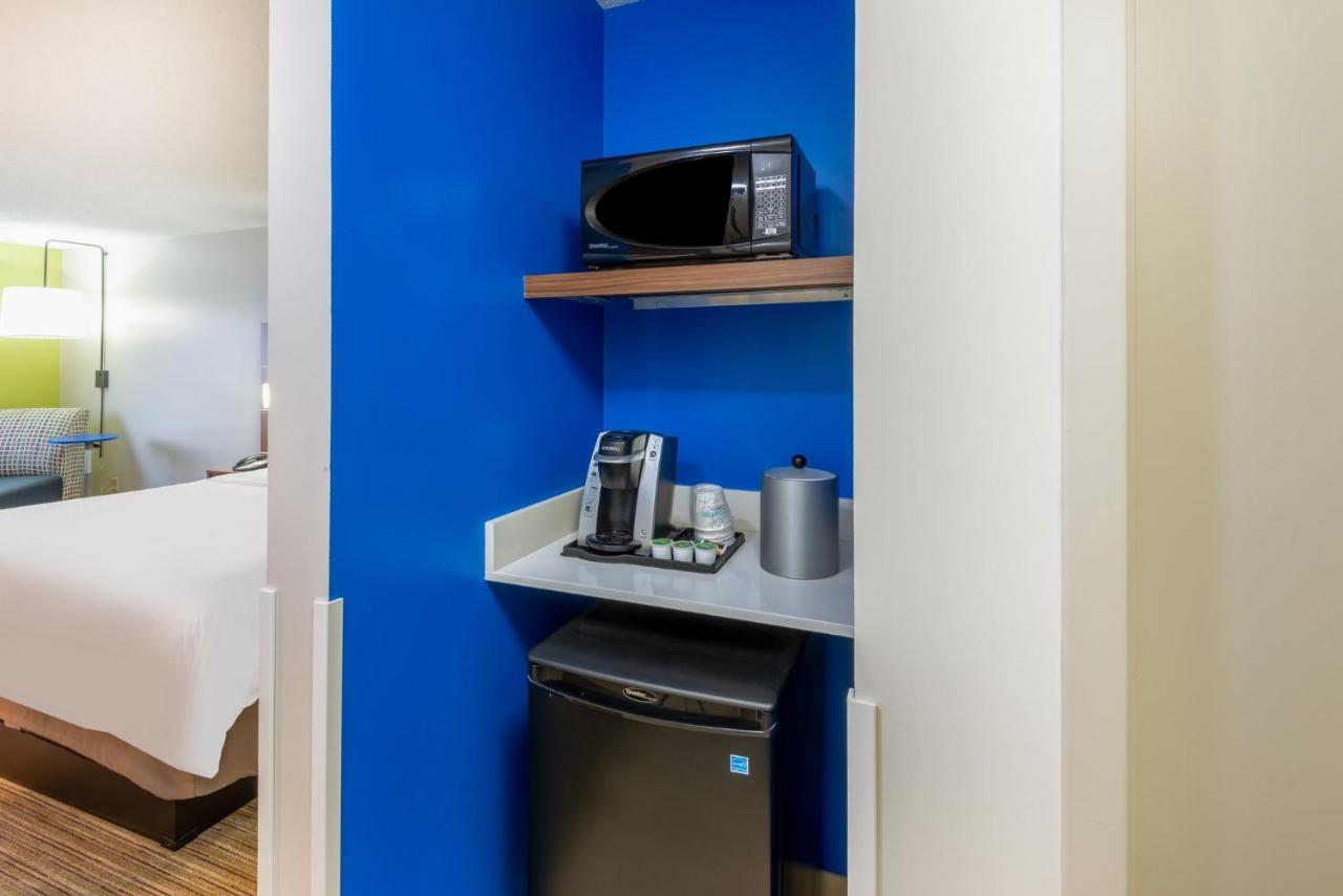 Holiday Inn Express Vermilion By Ihg Bagian luar foto