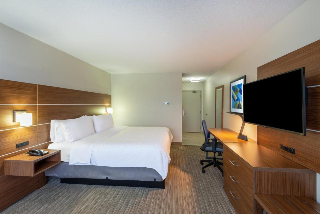 Holiday Inn Express Vermilion By Ihg Bagian luar foto