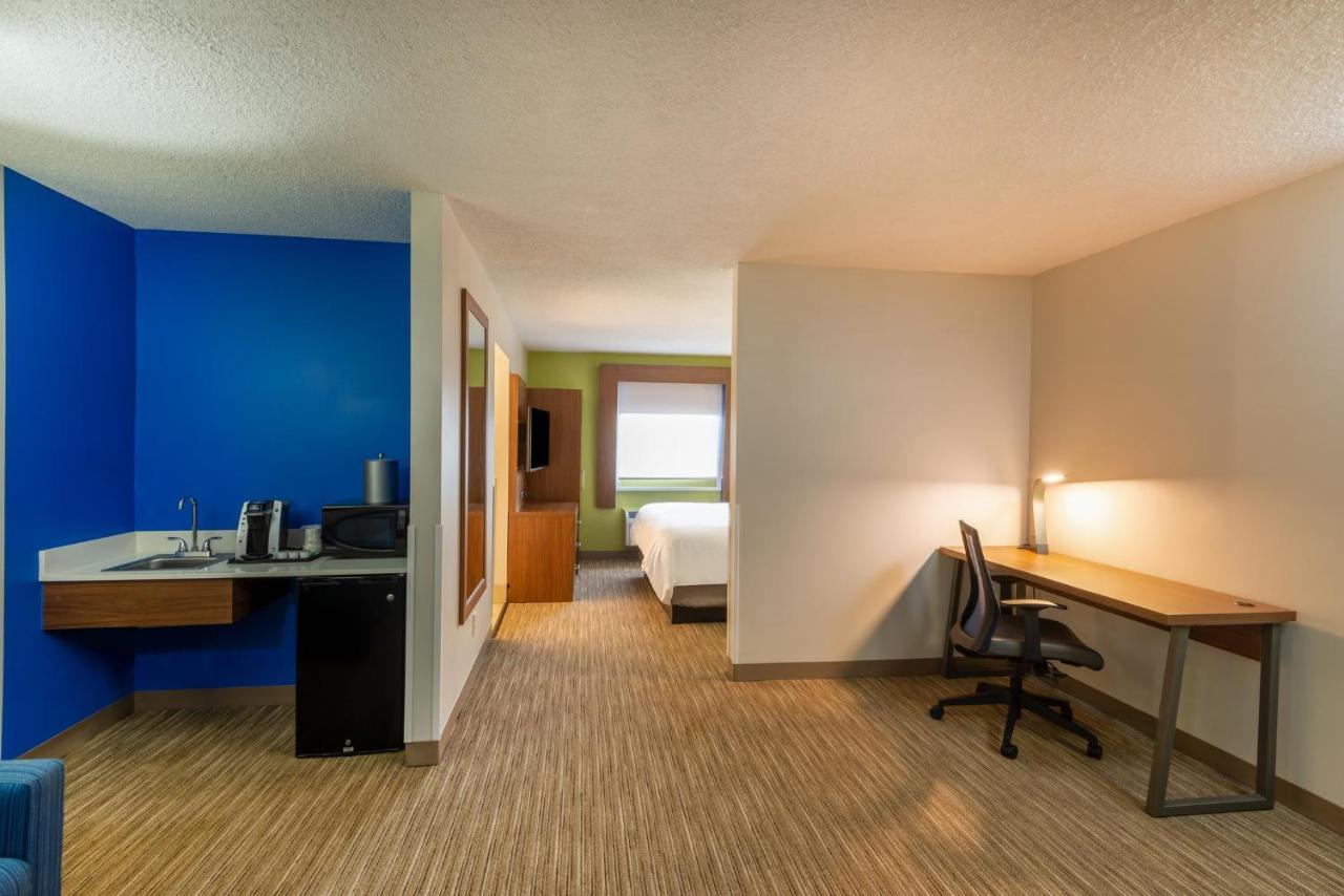 Holiday Inn Express Vermilion By Ihg Bagian luar foto